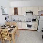 Titonel Πανσιόν Savudrija