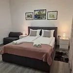 Titonel Πανσιόν