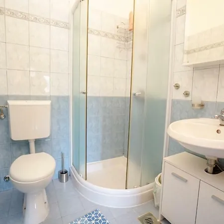 Guest house Titonel